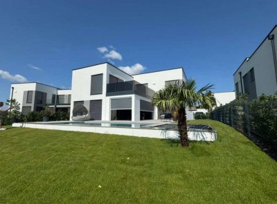 Luxuriöse Villa mit Pool und Garten in OberwaltersdorGIARDINO