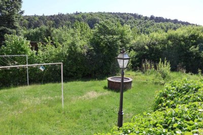 Ruhig gelegene Doppelhaushälfte am Rand des Ortes Ebern - teilweise vermietet