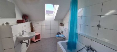 Gehobene 2-Zimmer-Penthouse-Wohnung mit EBK in Tiefenbach/Östringen