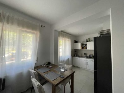 Interessante Kapitalanlage, 4 Familienhaus in Stuttgart-Obertürkheim