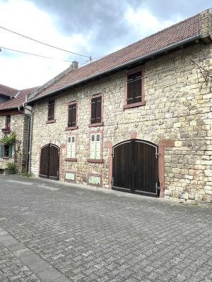 Bruchstein-Winzerkeller mit großem Ausbaupotential -eigener kleiner Weinberg-wunderschöne Aussicht