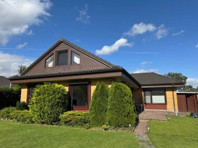 Schöner Bungalow mit ausgebautem Dachgeschoss und großem Garten in ruhiger Lage von Bad Oldesloe