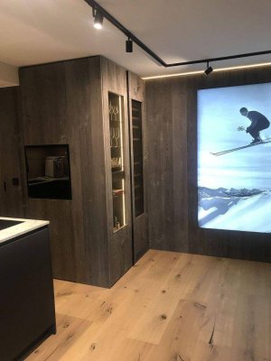 Direkt in Kitzbühel: Außergewöhnliches Stadt-Domizil im exklusiven Chalet-Stil.