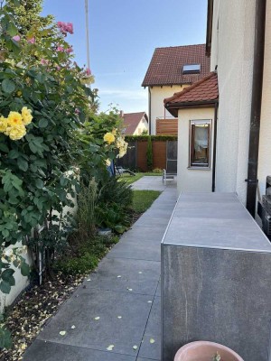 Schönes und sehr gepflegtes Reiheneckhaus