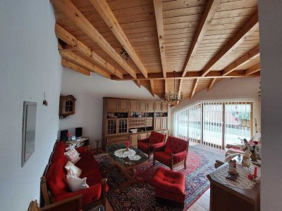 Tolle Dachgeschosswohnung mit Blick zur Burg