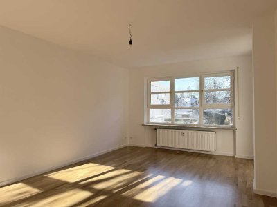 sonnige zentrale 2-Zimmerwohnung in Unterhaching im ersten Stock mit großem Balkon OHNE PROVISION