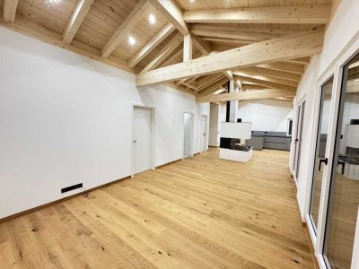 Traumhafte Penthouse Wohnung am Sonnenhang in Ergoldsbach mit Sichtdachstuhl und tollem Ausblick