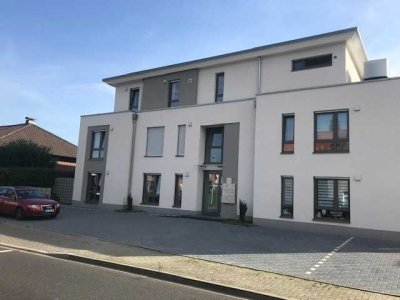 Modere Wohnung im Grünen mit Garten.