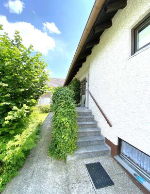 viel Platz für die ganze Familie – schönes großes Haus mit 2 Wohnungen, ruhige Lage im Grünen …