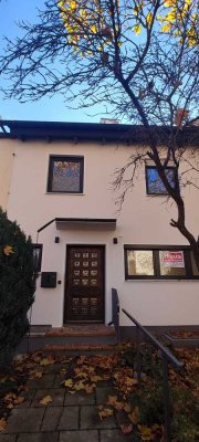 Reihenmittelhaus komplett neu renoviert in Eichenau