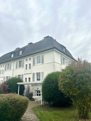 Charmantes Einfamilienhaus mit grossem Grundstück und Pool