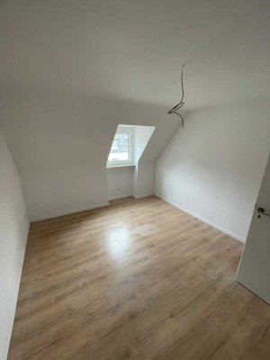 Ab sofort: 2-Zimmer-DG-Wohnung in Top-Lage Altenhagen – ideal für WGs!