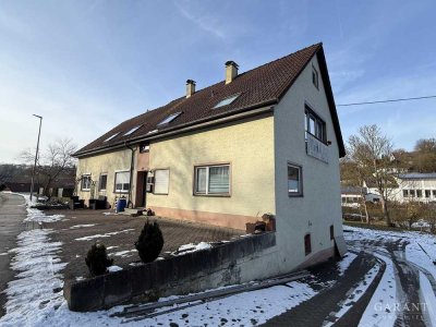 Zweifamilienhaus mit angrenzendem Baugrundstück in Trochtelfingen!