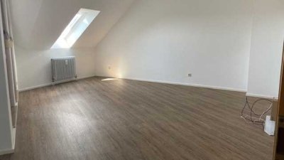 Großzügige 2-Zimmer-DG-Wohnung in Friedrichshafen/Ailingen