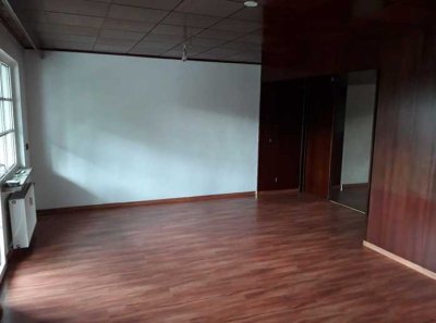 Modernisiertes, vermietetes Apartment mit großer Loggia in gepflegter Wohnanlage