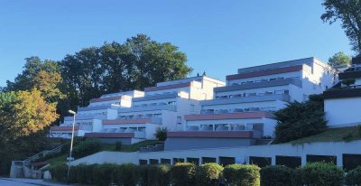 Sonniges 1-Zimmer Appartement mit traumhaft großer Terrasse - KOMPLETT MÖBLIERT!!