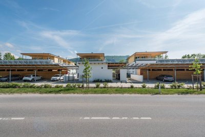 Top Maisonettenwohnung mit Dachterrasse, Garten und Carport!