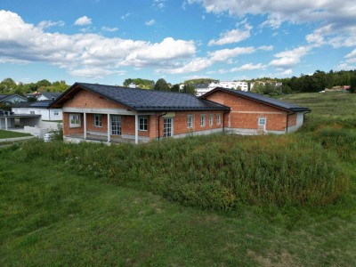 Rohbau - Einfamilienhaus (ca. 200 m²) mit Pool, Grünbereich und großer Garage Bad Tatzmannsdorf