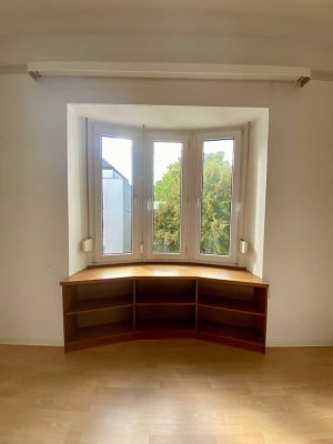 Renovierte 3,5-Zimmer-Wohnung mit Balkon im Altbau von 1928