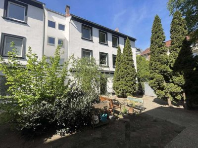 Frisch saniert & sofort einziehen* Wohnen im begehrten Komponistenviertel!