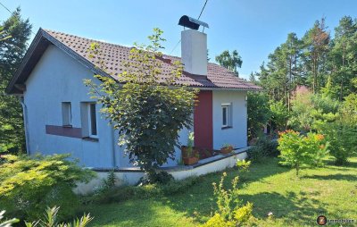 Gepflegtes Landhaus mit Naturgarten zum Sofortbezug