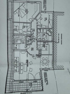 Attika-Wohnung mit 4 Zimmern und Balkon in Düren