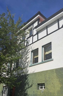 Geräumiges, günstiges 6-Zimmer-Spezialgebäude in Finnentrop