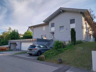Modernisierte EG-Wohnung mit eigenem Gartenanteil in Wolnzach