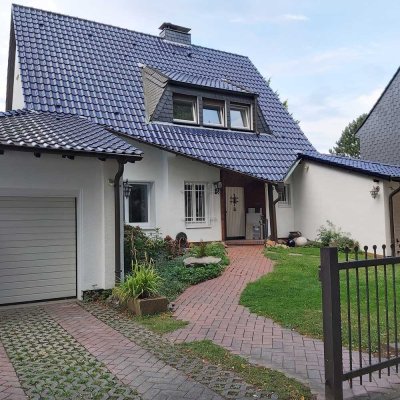 Modernisiertes großzügiges Einfamilienhaus mit schönem Garten