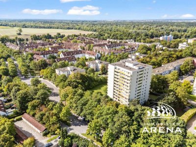 Ruhig. Grün. Hell. 3 ZKB im EG mit 2 Loggien und 2 TG-Boxen in Hochzoll-Süd inkl. EBK, Kunststofff.
