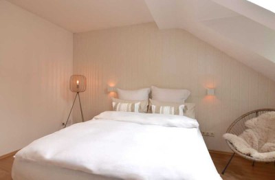 Gut geschnittene 2-3 -Zimmer-Maisonette-Altbau-Wohnung in Bilk