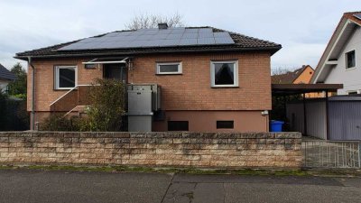 Freistehendes EFH, mit barrierefreiem Zugang über einen Lift in Osthofen