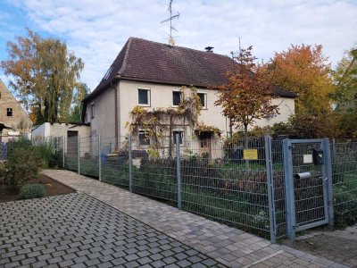 Renovierungsbedürftiges DHH zum Sonderpreis in 20 Km nach Herzogenaurach
