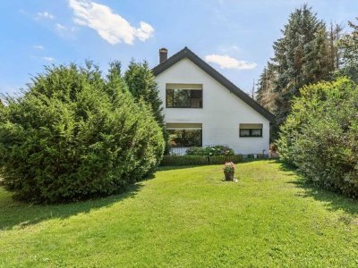 Charmantes Einfamilienhaus mit Einliegerwohnung in Staufenberg