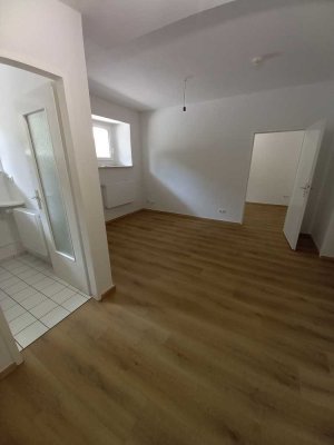 Westend-Best-Lage, gemütliche 2 ZW im Souterrain zur Westseite