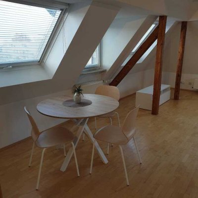 Möbliertes helles DG-Appartment Bonn-Kessenich ab 1.10.