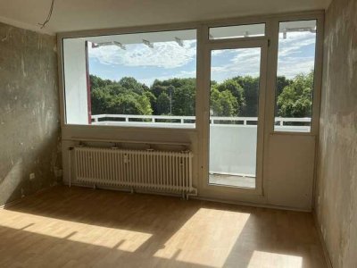 2,5-Raumwohnung mit neuem Badezimmer und Balkon