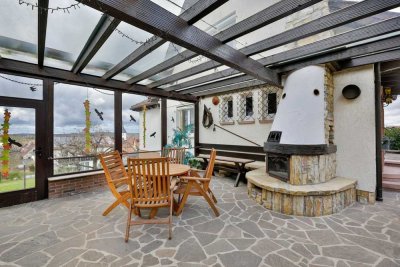 Gartenliebhaber aufgepasst. 
Stilvolles Wohnhaus mit großem Grundstück!