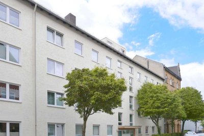 Kassel-Wehlheiden: Sehr gepflegte, helle 3-Zimmerwohnung mit großzügiger Loggia und Garage…