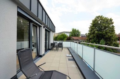 Schicke 3 Zimmer-Wohnung mit Einbauküche und großer, sonniger Dachterrasse (Süd-West Ausrichtung)