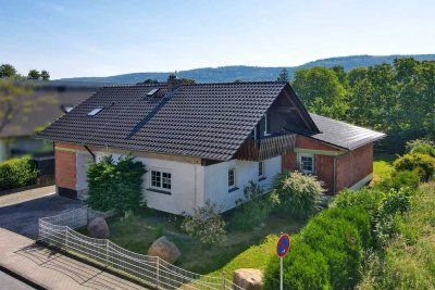 Endlich Platz! Großzügiges Familiendomizil mit Garten, Garage und Werkstatt in toller Wohnlage