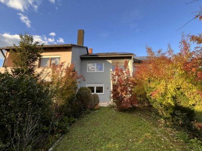 Voll möbliertes 5-Zi.-Reihenmittelhaus mit Einbauküche und Garten in Lappersdorf