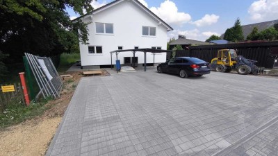 Einzugsfertig! NEUBAU! Idyllisch am Bach! Eine Doppelhaushälfte!
