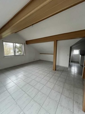 Helle und großzügige DG-Wohnung in Michelstadt