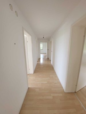 Charmante Dachgeschosswohnung mit Garten in ruhiger Lage mit toller Aussicht