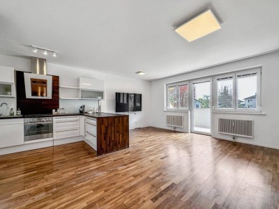 2.5-Zimmer Wohnung mit Loggia | Wärmeschutzfassade 2022 | Parkstraße