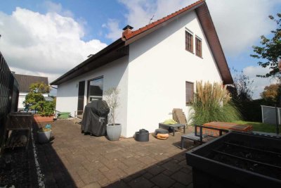 Freistehendes Einfamilienhaus mit Einliegerpotential in begehrter Lage von Burscheid