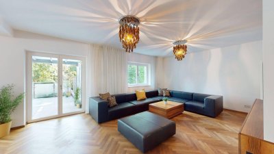 Großzügige Villa mit herrlichem Garten, Pool und Platz für Autos