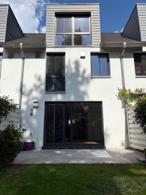 Lichtdurchflutetes Reihenmittelhaus mit großzügigem Raumangebot in Bremen-Horn