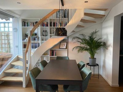 Geschmackvolle Maisonette-Wohnung mit vier Zimmern sowie Balkon und EBK